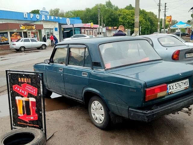 Зеленый ВАЗ 2107, объемом двигателя 1.5 л и пробегом 75 тыс. км за 1000 $, фото 2 на Automoto.ua