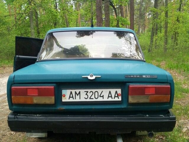 Зеленый ВАЗ 2107, объемом двигателя 1 л и пробегом 1 тыс. км за 1200 $, фото 3 на Automoto.ua