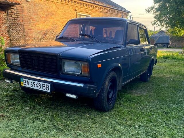 Зеленый ВАЗ 2107, объемом двигателя 1.4 л и пробегом 300 тыс. км за 850 $, фото 5 на Automoto.ua