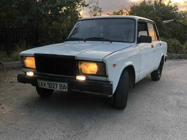 Зелений ВАЗ 2107, об'ємом двигуна 1.5 л та пробігом 250 тис. км за 413 $, фото 3 на Automoto.ua