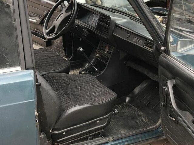 Зеленый ВАЗ 2107, объемом двигателя 1.5 л и пробегом 160 тыс. км за 500 $, фото 5 на Automoto.ua