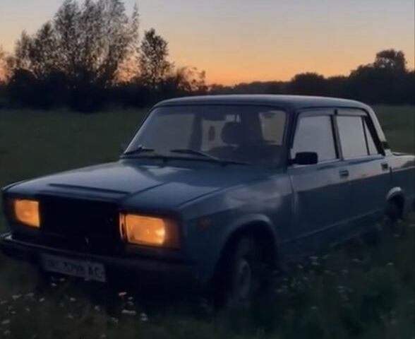 Зеленый ВАЗ 2107, объемом двигателя 1.5 л и пробегом 1000 тыс. км за 405 $, фото 1 на Automoto.ua