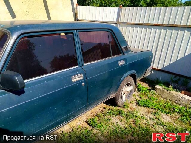 Зеленый ВАЗ 2107, объемом двигателя 1.5 л и пробегом 28 тыс. км за 885 $, фото 2 на Automoto.ua