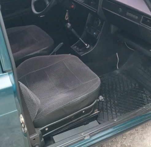 Зеленый ВАЗ 2107, объемом двигателя 1.5 л и пробегом 106 тыс. км за 1438 $, фото 7 на Automoto.ua