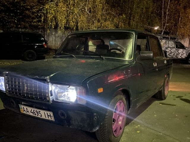 Зеленый ВАЗ 2107, объемом двигателя 1.5 л и пробегом 35 тыс. км за 779 $, фото 3 на Automoto.ua