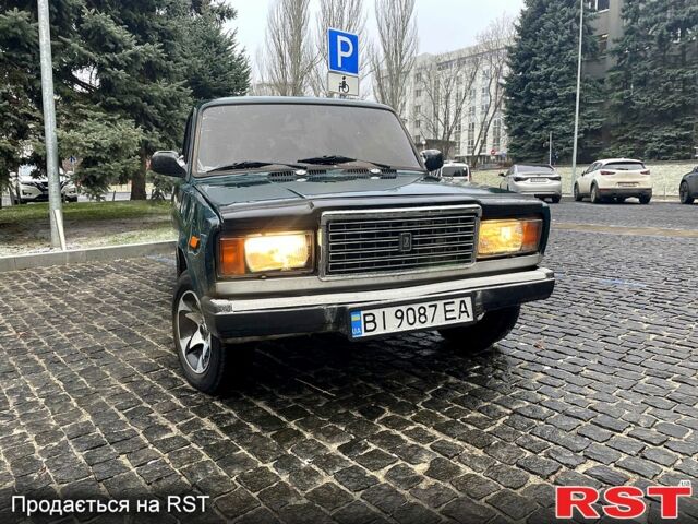 Зеленый ВАЗ 2107, объемом двигателя 1.5 л и пробегом 200 тыс. км за 1599 $, фото 2 на Automoto.ua