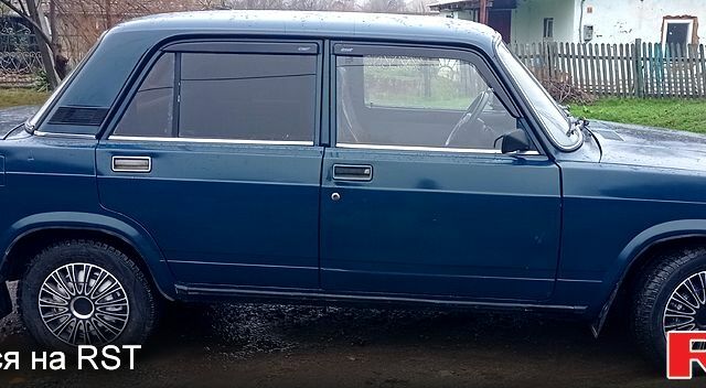 Зеленый ВАЗ 2107, объемом двигателя 1.5 л и пробегом 70 тыс. км за 1250 $, фото 2 на Automoto.ua