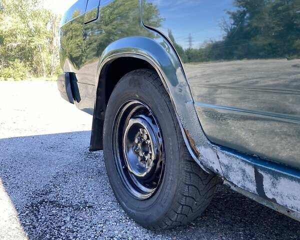 Зеленый ВАЗ 2107, объемом двигателя 1.5 л и пробегом 400 тыс. км за 1000 $, фото 5 на Automoto.ua