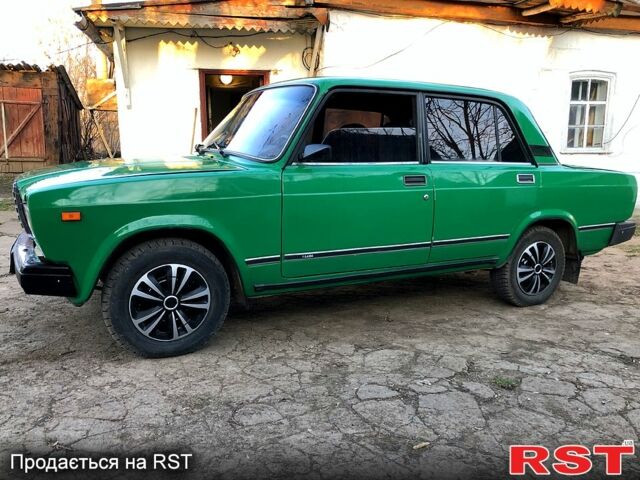 Зеленый ВАЗ 2107, объемом двигателя 15 л и пробегом 85 тыс. км за 999 $, фото 1 на Automoto.ua