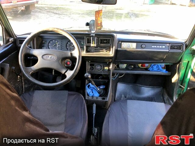 Зеленый ВАЗ 2107, объемом двигателя 15 л и пробегом 85 тыс. км за 999 $, фото 5 на Automoto.ua