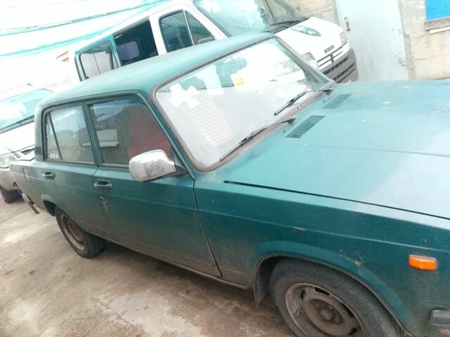 Зеленый ВАЗ 2107, объемом двигателя 1.5 л и пробегом 67 тыс. км за 725 $, фото 3 на Automoto.ua