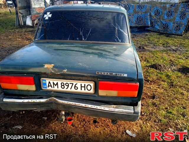 Зеленый ВАЗ 2107, объемом двигателя 1.5 л и пробегом 100 тыс. км за 600 $, фото 1 на Automoto.ua