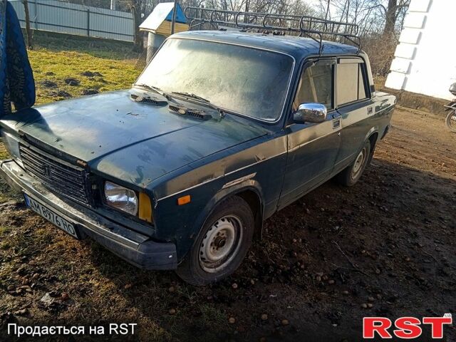 Зеленый ВАЗ 2107, объемом двигателя 1.5 л и пробегом 100 тыс. км за 600 $, фото 2 на Automoto.ua