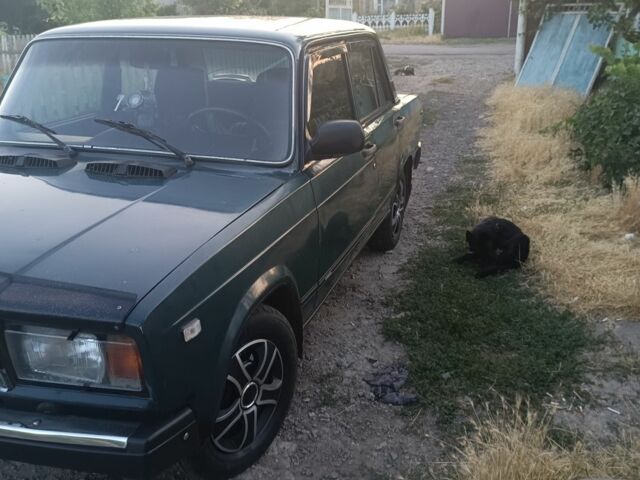 Зелений ВАЗ 2107, об'ємом двигуна 1.7 л та пробігом 300 тис. км за 713 $, фото 2 на Automoto.ua
