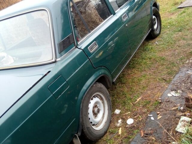 Зеленый ВАЗ 2107, объемом двигателя 1.5 л и пробегом 360 тыс. км за 639 $, фото 4 на Automoto.ua
