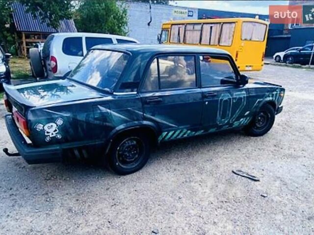 Зеленый ВАЗ 2107, объемом двигателя 1.5 л и пробегом 185 тыс. км за 950 $, фото 3 на Automoto.ua