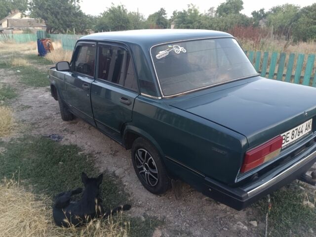 Зелений ВАЗ 2107, об'ємом двигуна 1.7 л та пробігом 300 тис. км за 713 $, фото 4 на Automoto.ua
