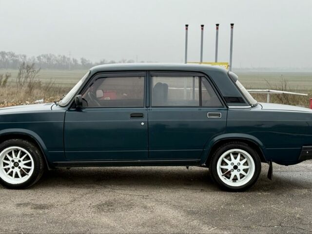 Зеленый ВАЗ 2107, объемом двигателя 1.5 л и пробегом 40 тыс. км за 1850 $, фото 2 на Automoto.ua