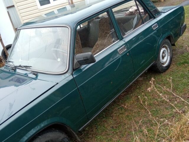 Зеленый ВАЗ 2107, объемом двигателя 1.5 л и пробегом 360 тыс. км за 639 $, фото 3 на Automoto.ua