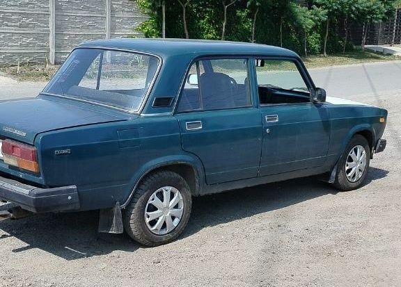 Зеленый ВАЗ 2107, объемом двигателя 1.5 л и пробегом 89 тыс. км за 777 $, фото 3 на Automoto.ua