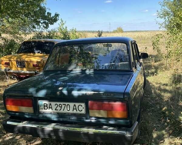 Зеленый ВАЗ 2107, объемом двигателя 1.5 л и пробегом 300 тыс. км за 922 $, фото 2 на Automoto.ua