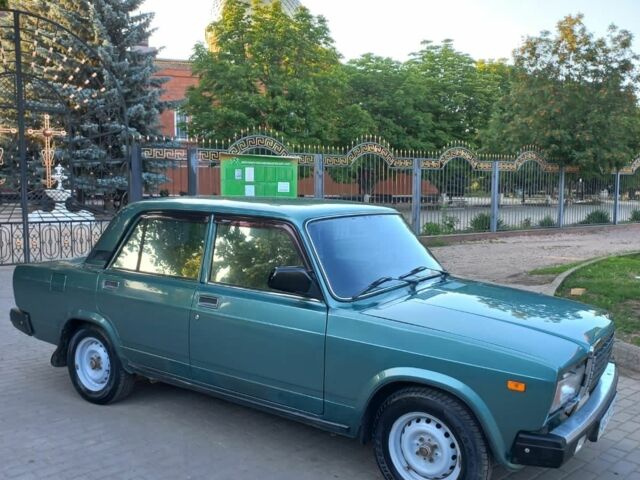 Зеленый ВАЗ 2107, объемом двигателя 1.5 л и пробегом 100 тыс. км за 1683 $, фото 3 на Automoto.ua
