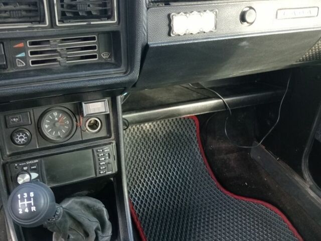 Зеленый ВАЗ 2107, объемом двигателя 1.5 л и пробегом 212 тыс. км за 1000 $, фото 9 на Automoto.ua