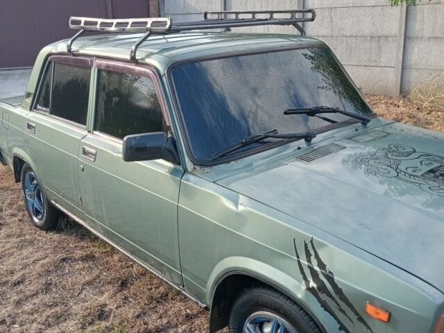 Зеленый ВАЗ 2107, объемом двигателя 1.5 л и пробегом 212 тыс. км за 1000 $, фото 1 на Automoto.ua