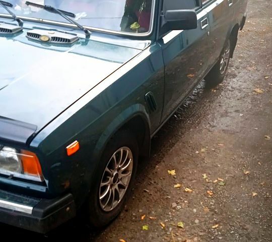 Зеленый ВАЗ 2107, объемом двигателя 1.5 л и пробегом 49 тыс. км за 1500 $, фото 4 на Automoto.ua