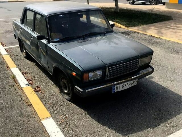 Зеленый ВАЗ 2107, объемом двигателя 1.6 л и пробегом 250 тыс. км за 1000 $, фото 1 на Automoto.ua