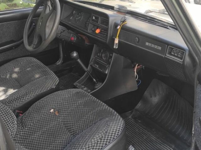 Зеленый ВАЗ 2107, объемом двигателя 1.5 л и пробегом 2 тыс. км за 1200 $, фото 8 на Automoto.ua