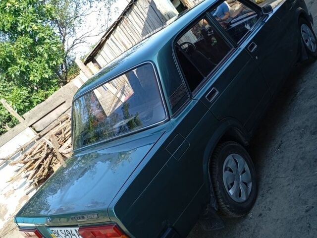 Зеленый ВАЗ 2107, объемом двигателя 1 л и пробегом 30 тыс. км за 1500 $, фото 3 на Automoto.ua