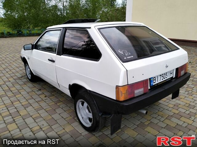 Белый ВАЗ 2108, объемом двигателя 1.3 л и пробегом 200 тыс. км за 1350 $, фото 5 на Automoto.ua
