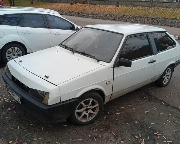 Белый ВАЗ 2108, объемом двигателя 1.3 л и пробегом 80 тыс. км за 1000 $, фото 1 на Automoto.ua