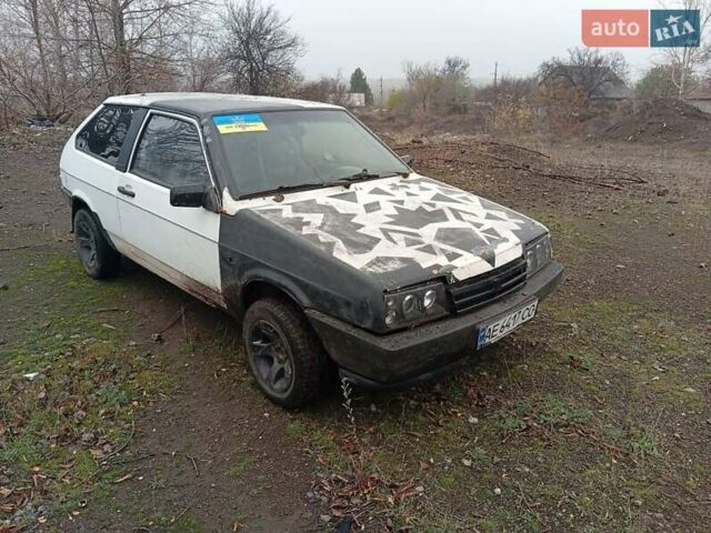 Белый ВАЗ 2108, объемом двигателя 1.3 л и пробегом 300 тыс. км за 595 $, фото 1 на Automoto.ua