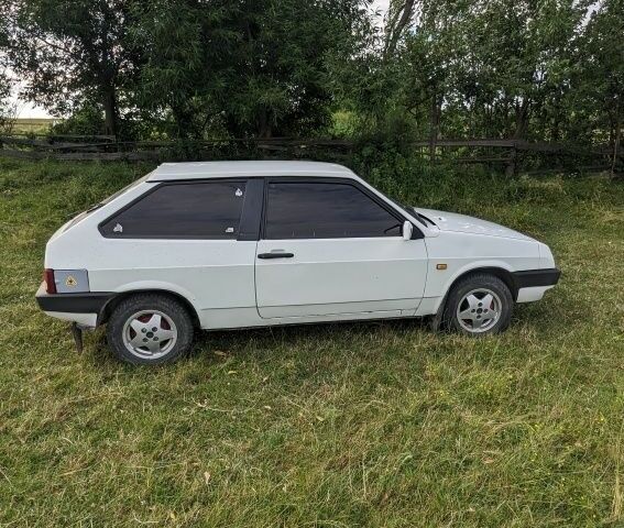 Белый ВАЗ 2108, объемом двигателя 0 л и пробегом 60 тыс. км за 800 $, фото 3 на Automoto.ua