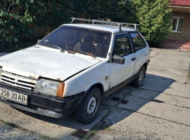 Белый ВАЗ 2108, объемом двигателя 1.5 л и пробегом 370 тыс. км за 361 $, фото 1 на Automoto.ua