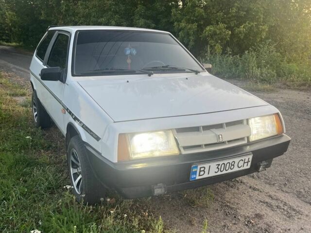 Белый ВАЗ 2108, объемом двигателя 1.3 л и пробегом 170 тыс. км за 950 $, фото 2 на Automoto.ua