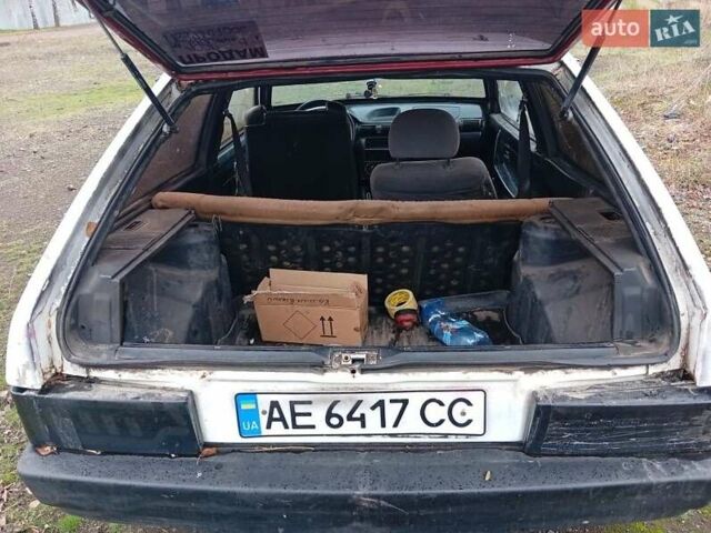 Белый ВАЗ 2108, объемом двигателя 1.3 л и пробегом 300 тыс. км за 595 $, фото 4 на Automoto.ua