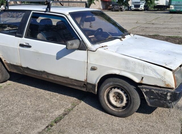 Белый ВАЗ 2108, объемом двигателя 1.5 л и пробегом 370 тыс. км за 361 $, фото 4 на Automoto.ua