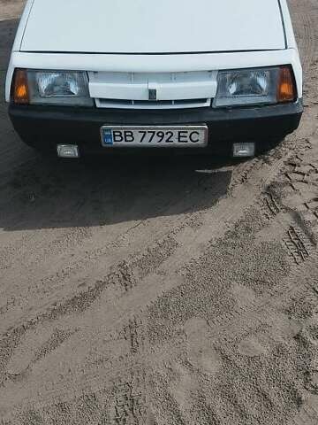 Белый ВАЗ 2108, объемом двигателя 1.3 л и пробегом 97 тыс. км за 964 $, фото 2 на Automoto.ua