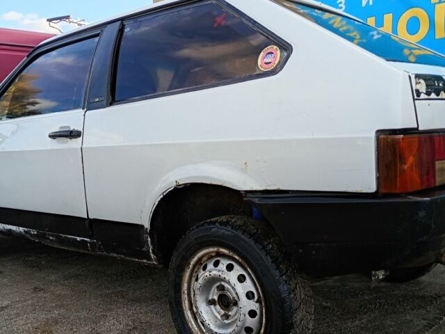 Белый ВАЗ 2108, объемом двигателя 1.3 л и пробегом 345 тыс. км за 719 $, фото 3 на Automoto.ua