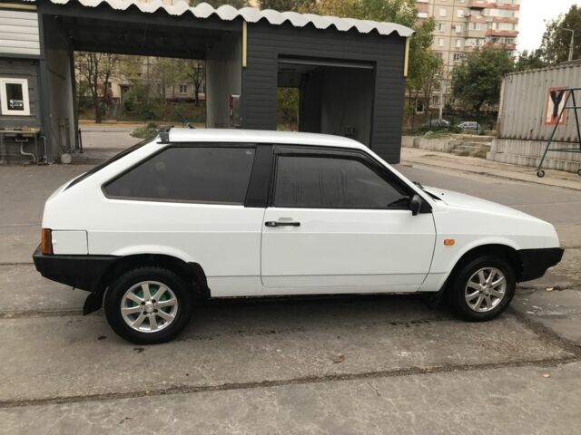 Белый ВАЗ 2108, объемом двигателя 1.3 л и пробегом 494 тыс. км за 1800 $, фото 5 на Automoto.ua