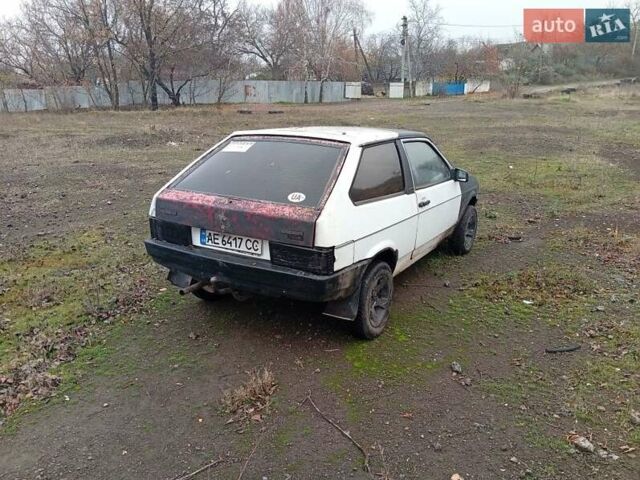 Белый ВАЗ 2108, объемом двигателя 1.3 л и пробегом 300 тыс. км за 595 $, фото 2 на Automoto.ua