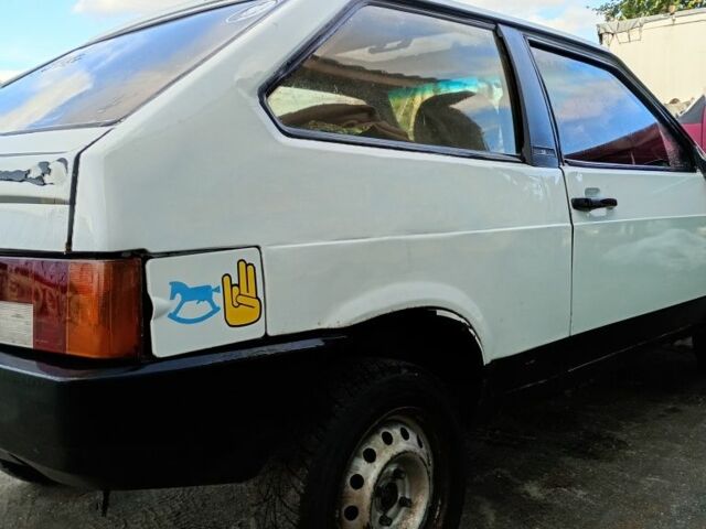 Белый ВАЗ 2108, объемом двигателя 1.3 л и пробегом 345 тыс. км за 719 $, фото 2 на Automoto.ua