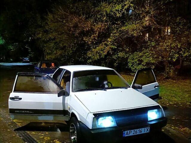 Белый ВАЗ 2108, объемом двигателя 1.3 л и пробегом 47 тыс. км за 1000 $, фото 3 на Automoto.ua