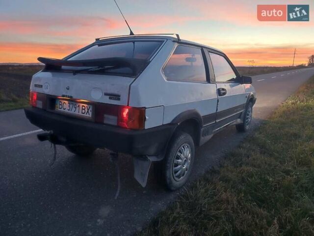 Белый ВАЗ 2108, объемом двигателя 1.3 л и пробегом 90 тыс. км за 600 $, фото 3 на Automoto.ua