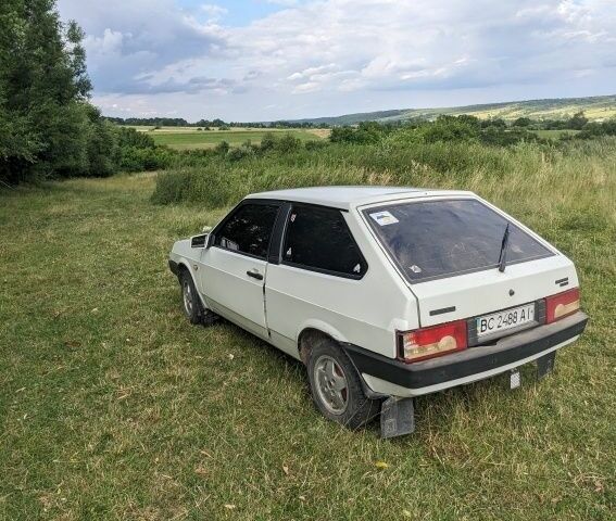 Белый ВАЗ 2108, объемом двигателя 0 л и пробегом 60 тыс. км за 800 $, фото 4 на Automoto.ua