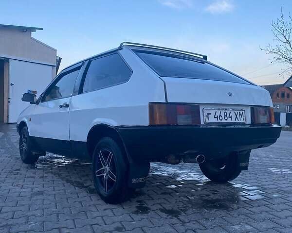 Белый ВАЗ 2108, объемом двигателя 1.3 л и пробегом 510 тыс. км за 1150 $, фото 2 на Automoto.ua