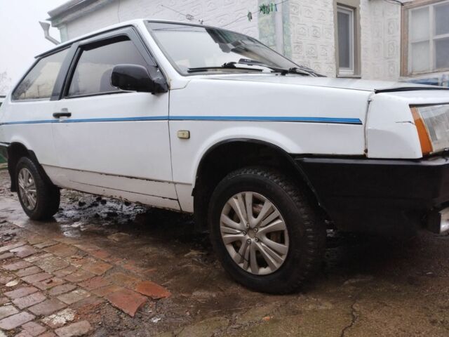 Белый ВАЗ 2108, объемом двигателя 1.3 л и пробегом 100 тыс. км за 728 $, фото 4 на Automoto.ua